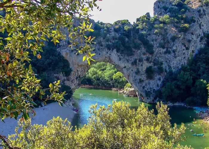 With River Views, * Uzer (Ardeche)